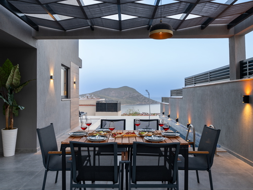  gece  -  Kasım
  | Kalkan’da 8 Kişilik Lüks Villa, Özel Isıtmalı Havuz ve Merkezi Konum